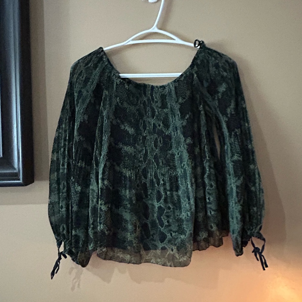 Green Snake Print Women's Top size XS